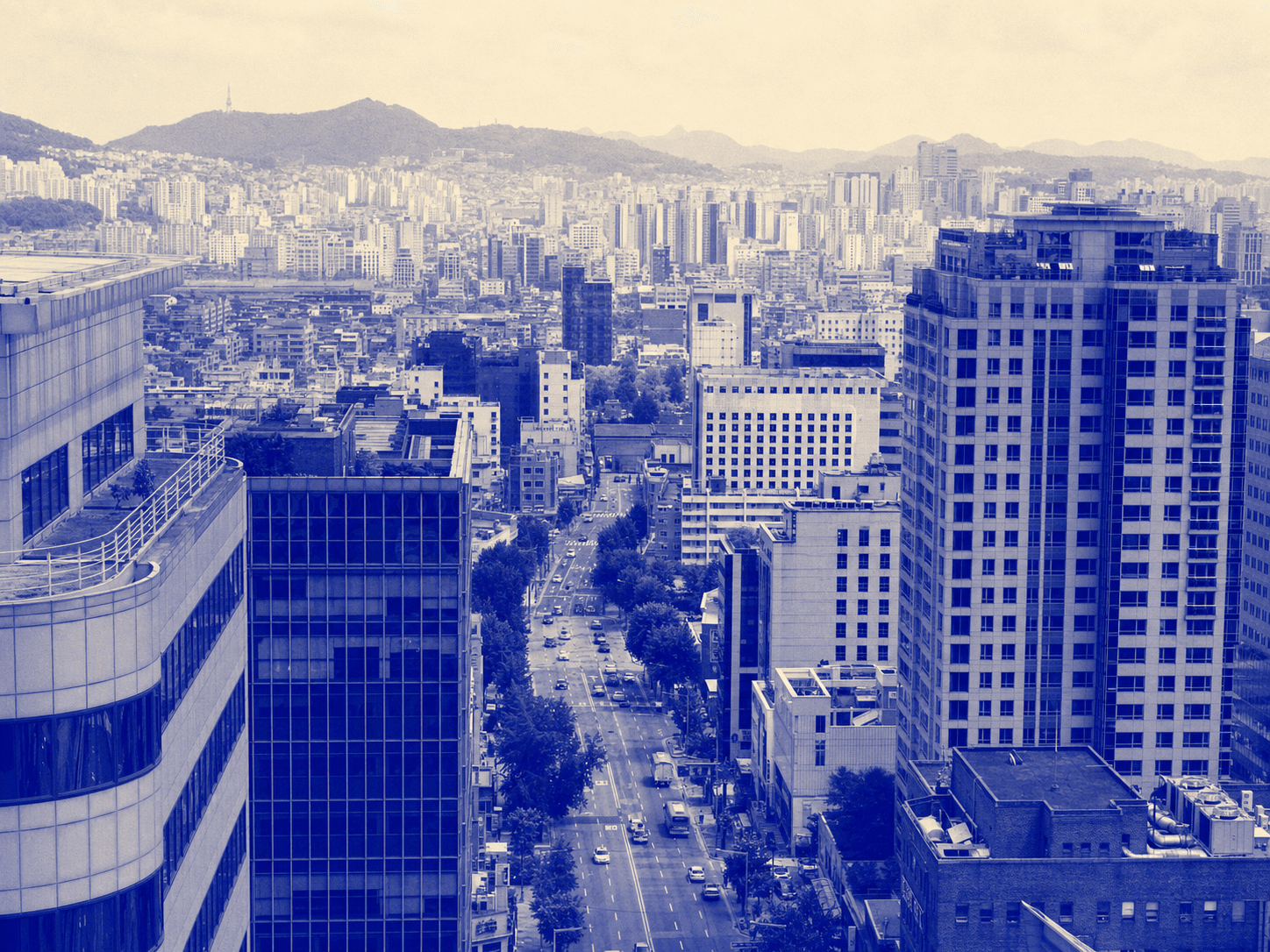 코발트 블루로 물든 서울 도심 전경